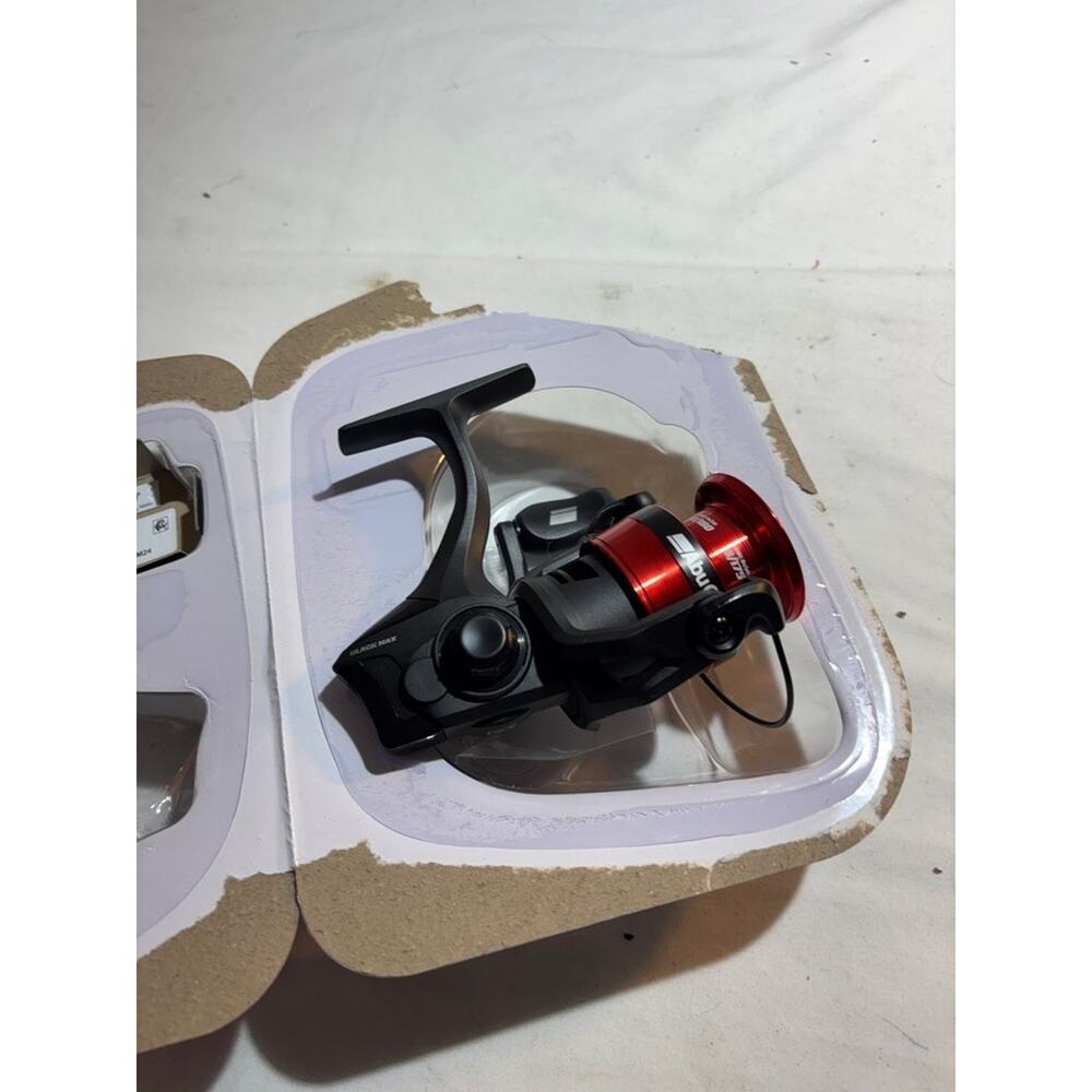 Abu Garcia Black Max BMAX3000 Spinning Reel - Picture 5 of 6